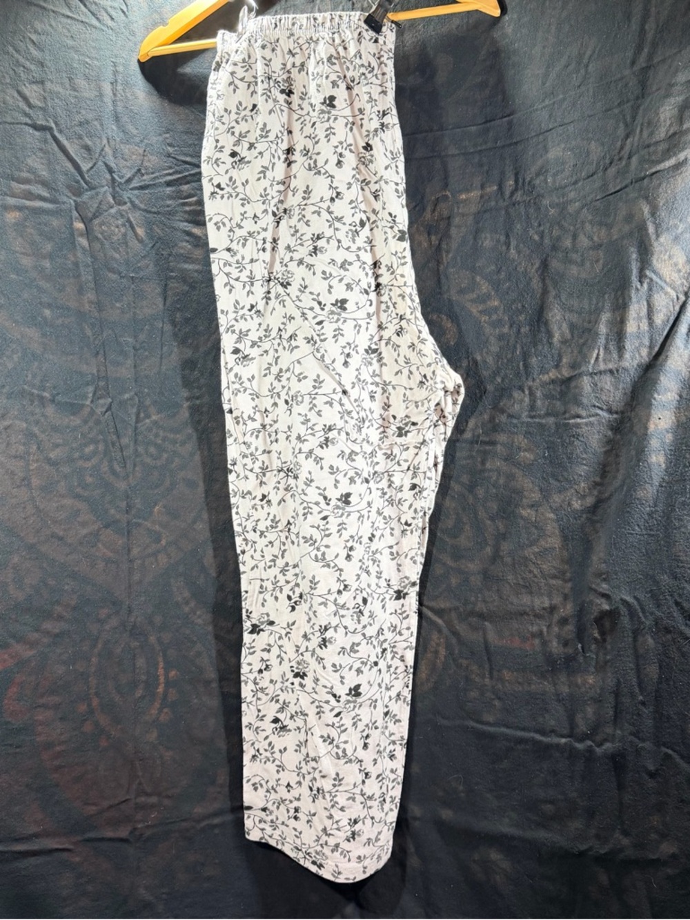 Woman floral pajamas or lounge pants - Picture 4 of 9